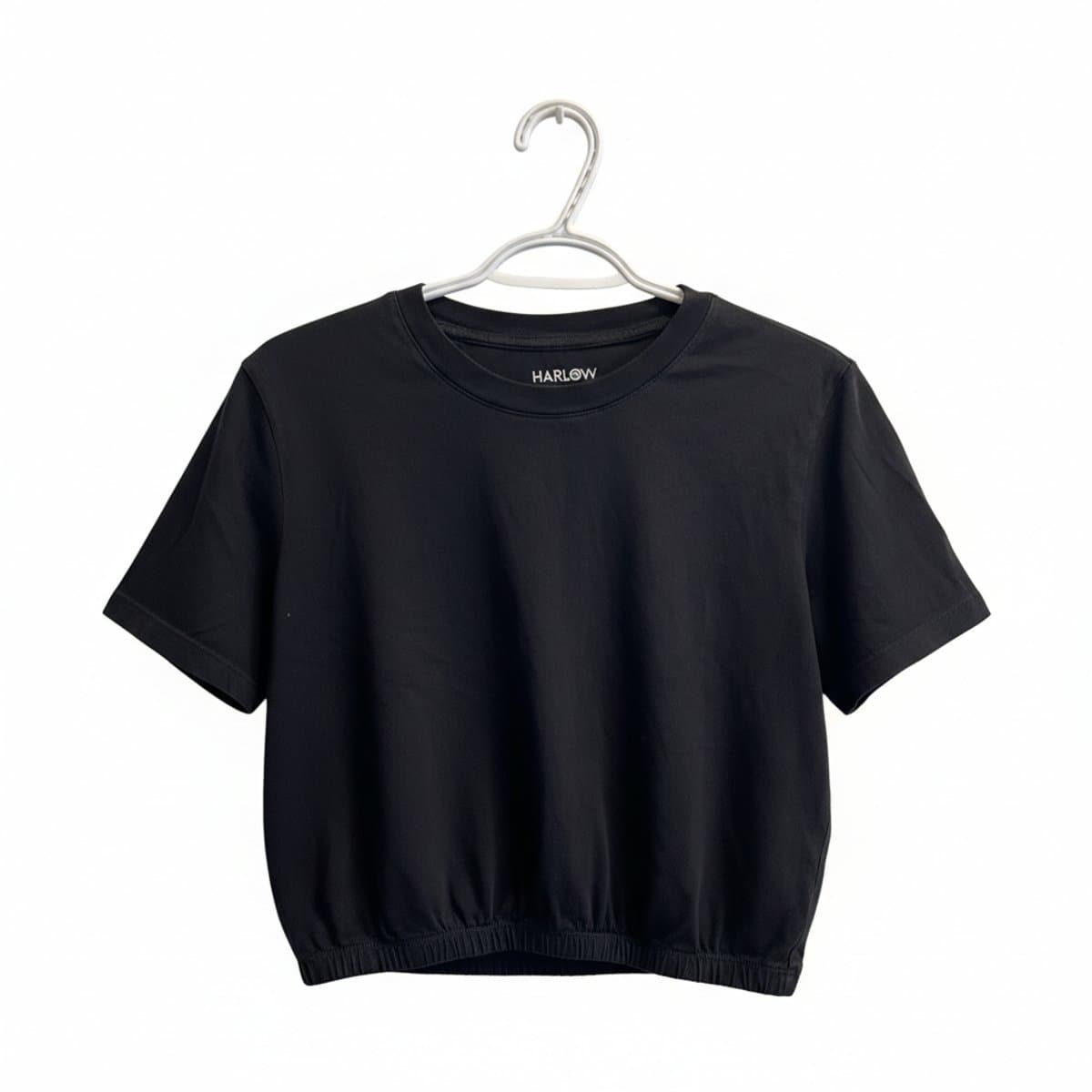 Sculpting Leggings & Harlow Noir Tee. Curated in Carlyle. ✨