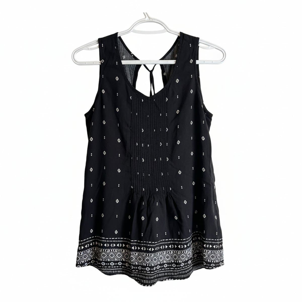 Kersh Boho-Chic Pintuck Sleeveless Top in Obsidian Black