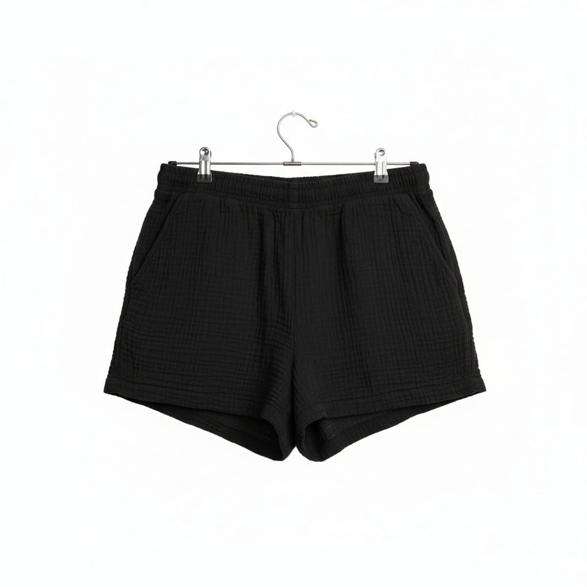 Carlyle’s elite duo: Noir Muse Shorts & Urban Heritage Hoodie. ✨