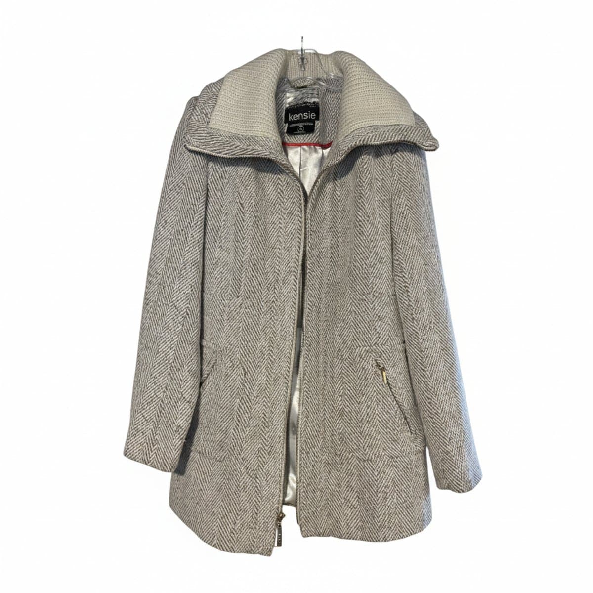 Womens Kensie herringbone textured jacket with knit collar and zipper closure, beige and cream weave, available at handpicked306 boutique in Carlyle SK.