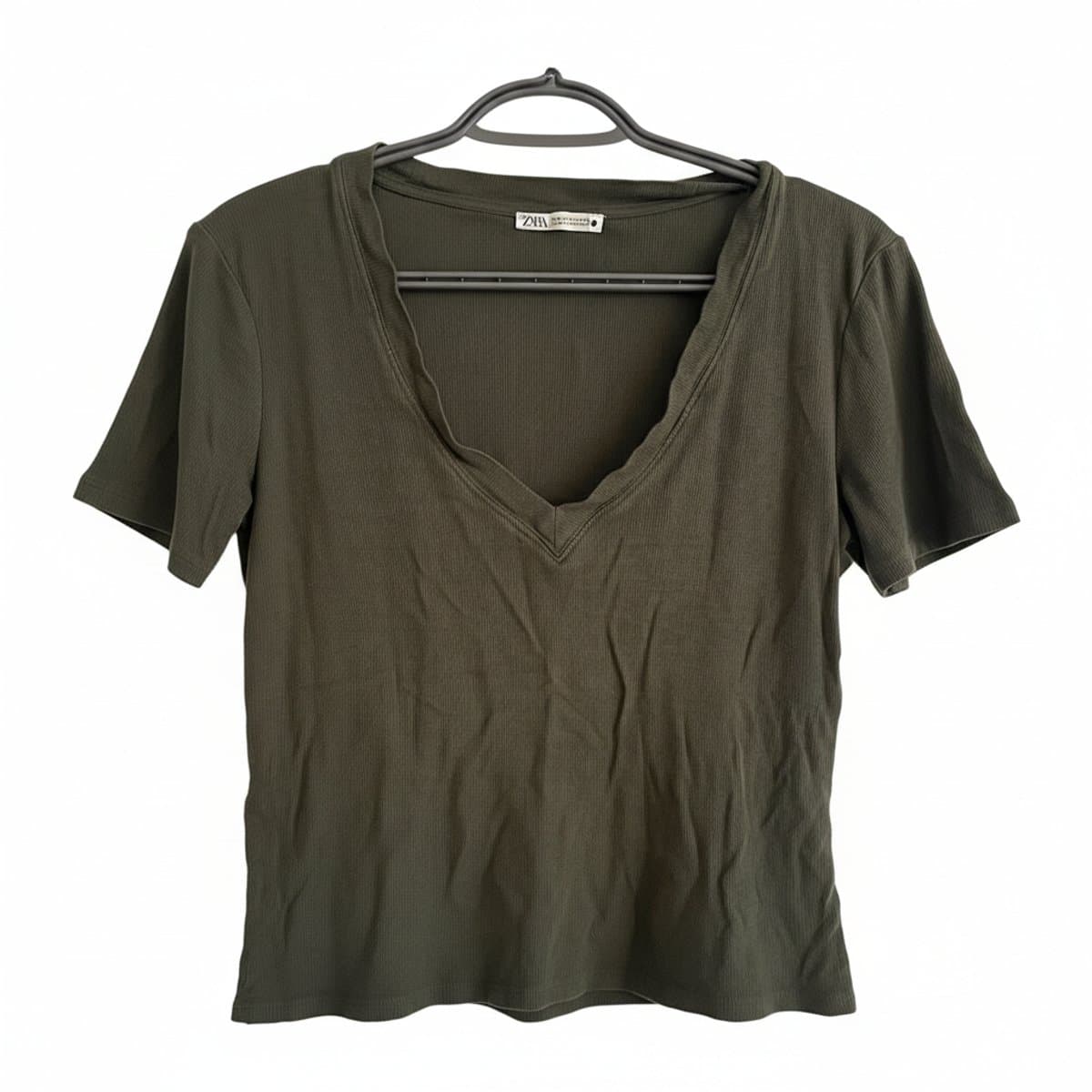 Zara olive green ribbed short sleeve v-neck t-shirt, relaxed fit, high-quality knit basic, available at handpicked306 boutique in Carlyle SK.