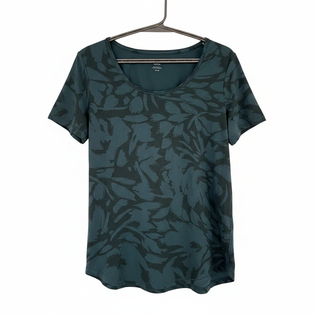 Women's Active brand forest green t-shirt with a tonal leaf foliage print, size M, scoop neck, casual athletic style, available at handpicked306 boutique in Carlyle SK.