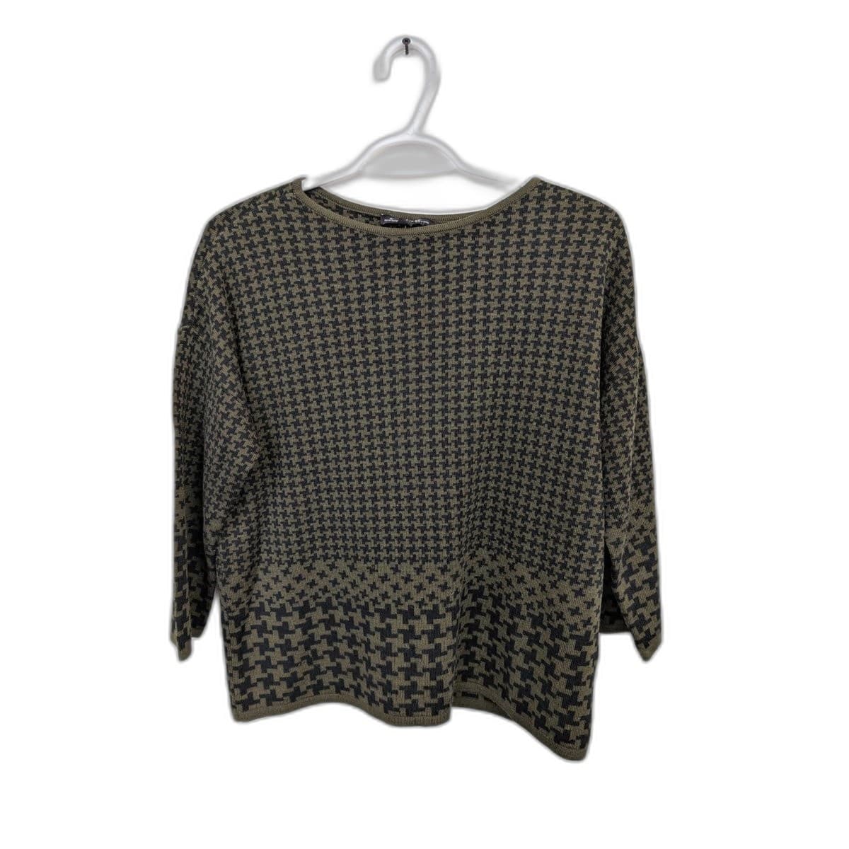 Houndstooth Patterned Top